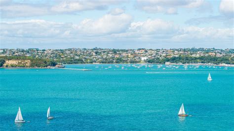 dublin to auckland cheapest flights.